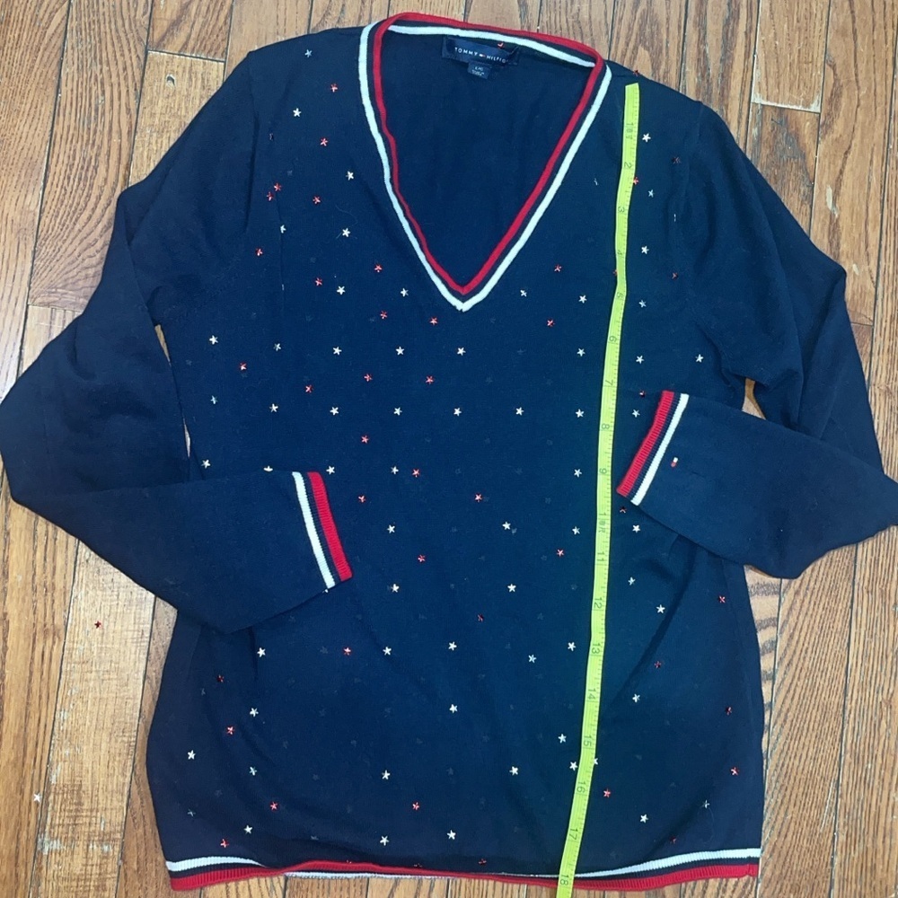 - Tommy Hilfiger lightweight sweater with stars - Picture 6 of 12